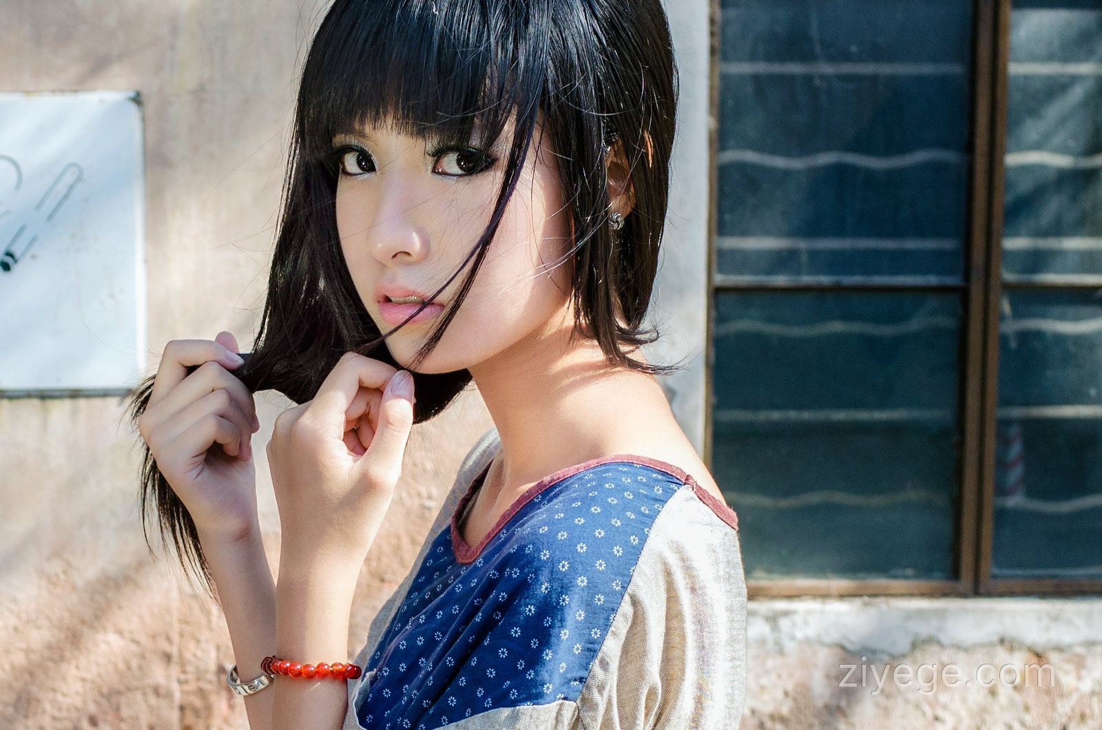 请输入图片描述